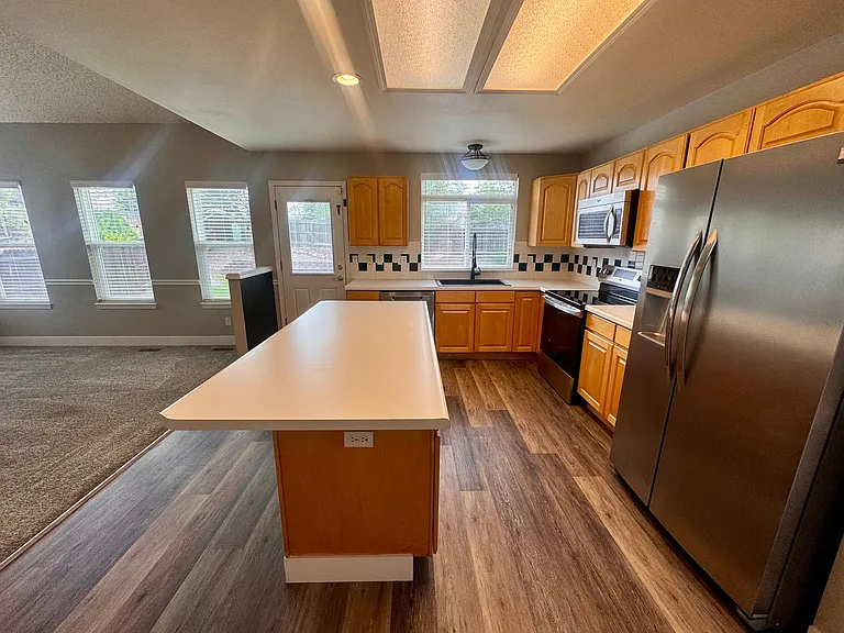 9380 Melbourne Dr — Photo 16
