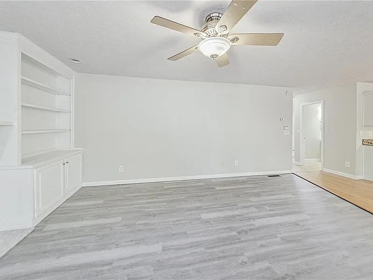 326 Canterbury Place Dr — Photo 46