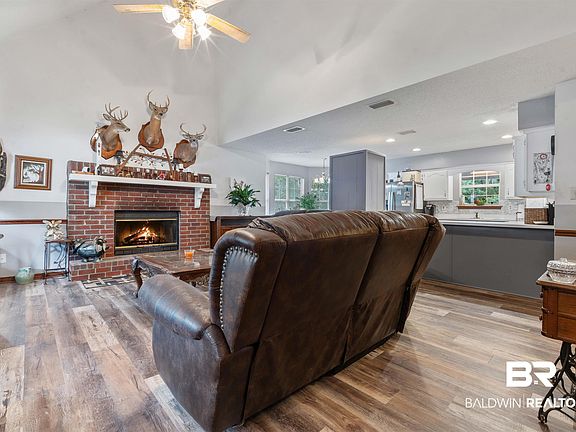5th image of 120 Shiloh Dr