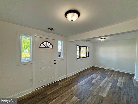 4th image of 1006 Georgia Ave