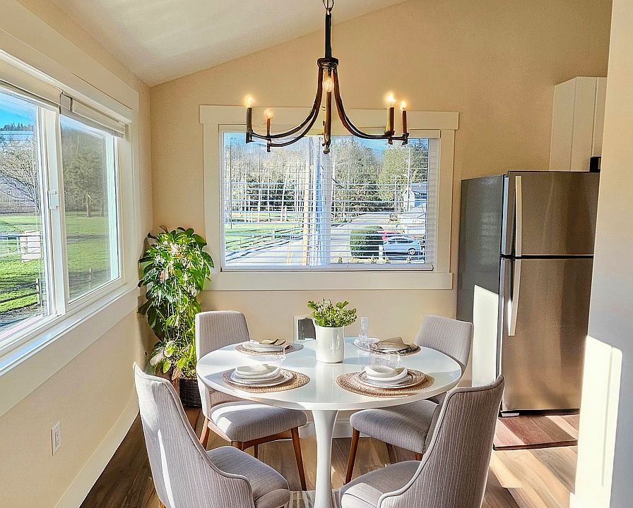 Elegant dining room.