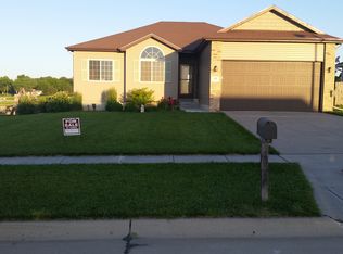 35 Switchgrass Ln, Bennet, NE 68317