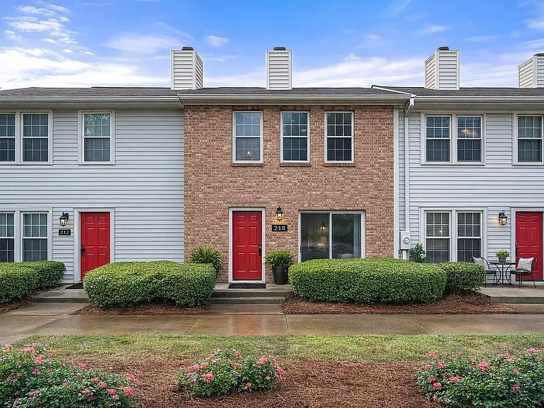 218 Mill Creek Pl — Photo 2