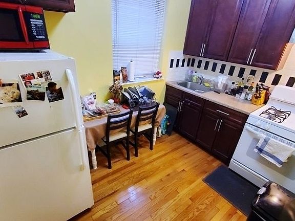 4th image of 28-26 44th St #1B