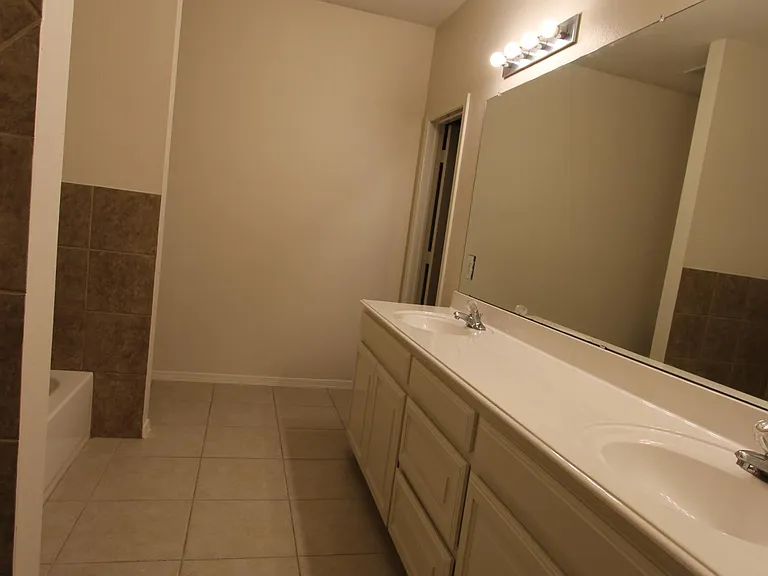 1017 Porter Pl — Photo 27