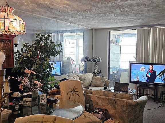 3rd image of 2851 Somerset Drive #308