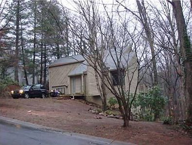 1st image of 3529 Holliglen Dr