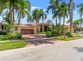 10915 NW 2nd St, Plantation, FL 33324