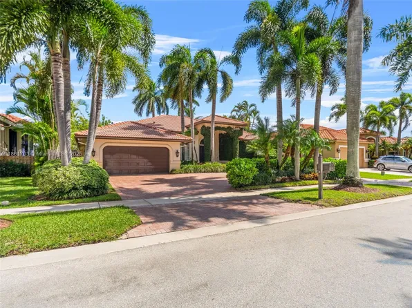 10915 NW 2nd St, Plantation, FL 33324