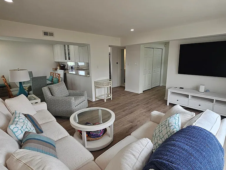 11 S Adams Ave #8 — Photo 16
