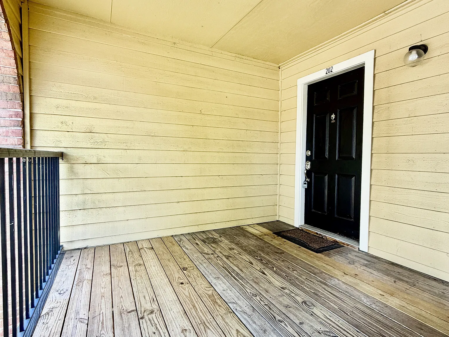 8643 Mallard Reserve Dr — Photo 4