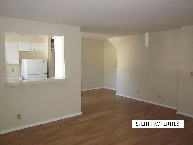 2 bed, 1100 sqft, $2,450 — Photo 3
