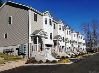 12 Ardi Ct, Sandy Hook, CT 06482