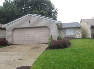 28 Village Ct, Elgin, IL 60120