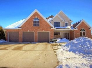 9829 Sandhill Rd, Middleton, WI 53562
