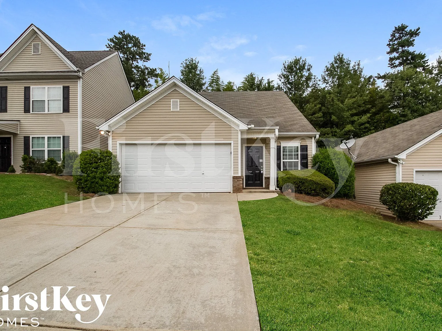 3 bed, 2.0 bath, 1606 sqft, $2,190 — Photo 1