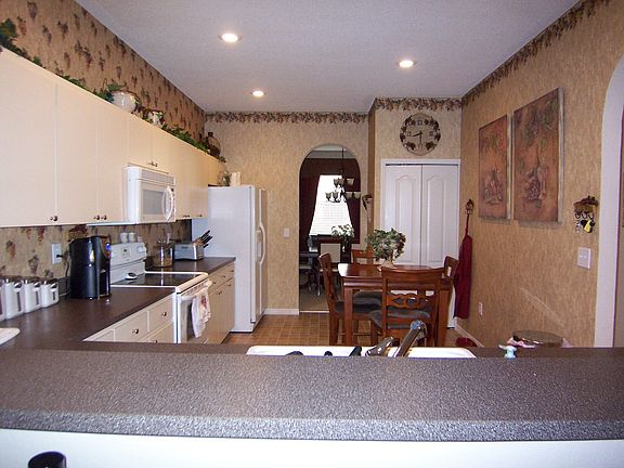 KITCHEN FROM FAMILY ROOM