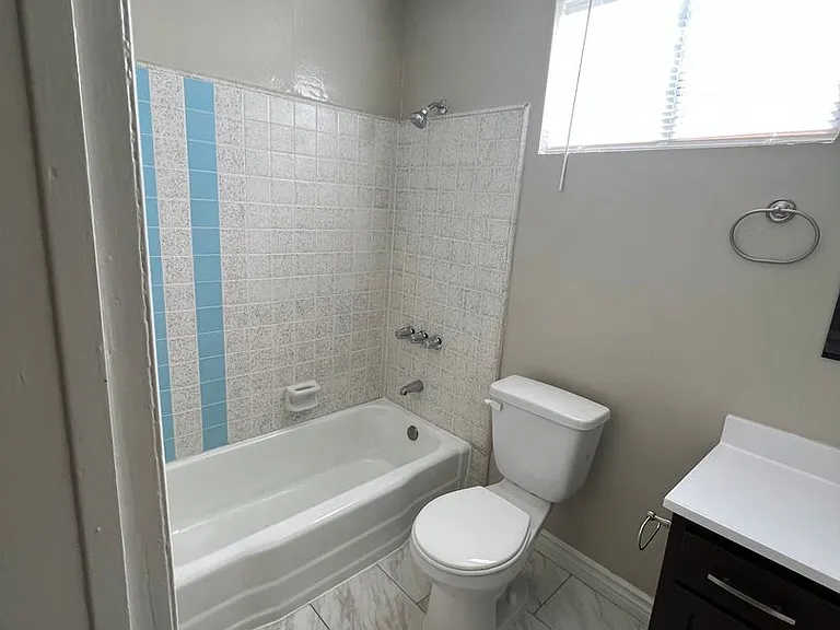 1400 S Gramercy Pl — Photo 7