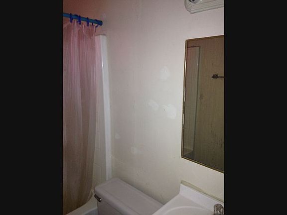 4th image of 4028 S 15th St #5