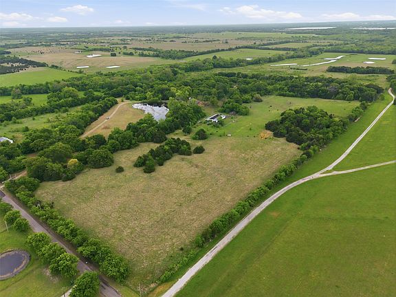3rd image of 639 County Road 1001