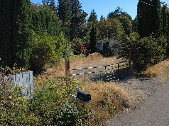 2nd image of 19628 SW McCormick Hill Rd