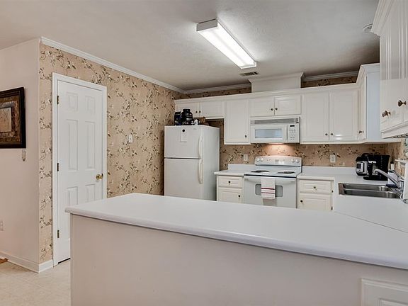 5th image of 75 Hillwood Ct