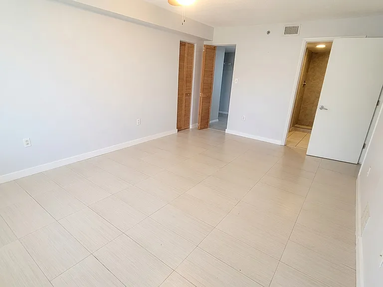 701 S Madison Ave #316 — Photo 5