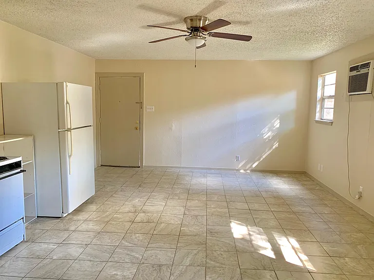 607 Barbe St #4 — Photo 3