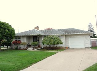 1906 Galke Ct, Bay City, MI 48708