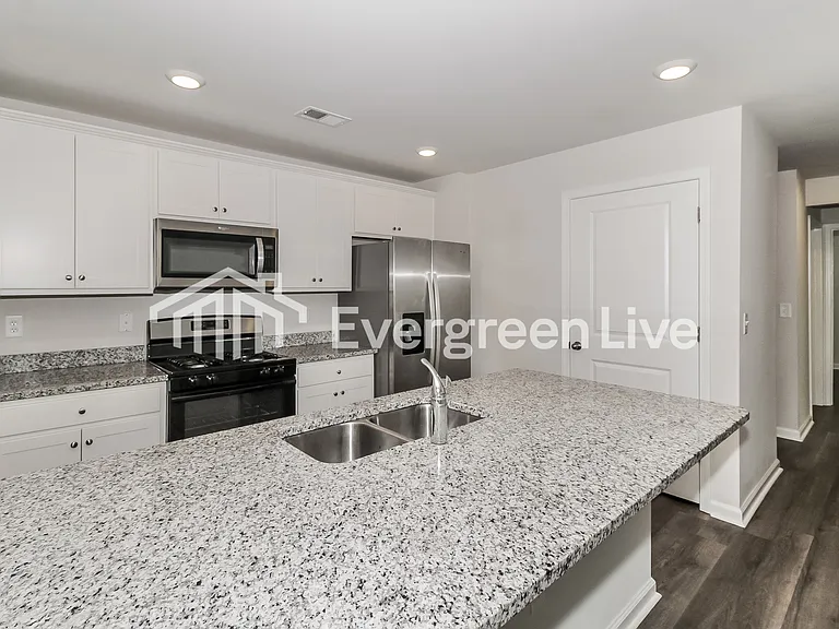 2277 Courtina Way — Photo 6