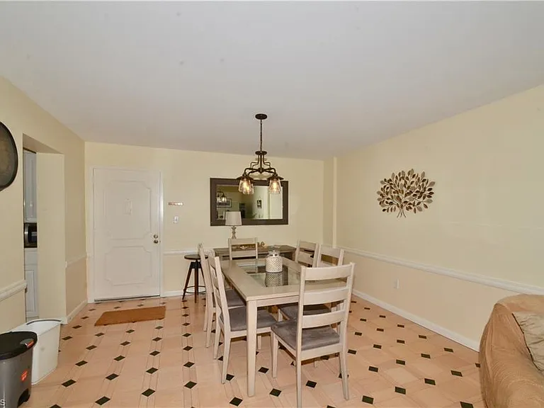 555 Park Shore Dr #B-309 — Photo 5