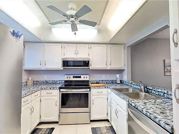 5th image of 7402 Lake Breeze Dr APT 302