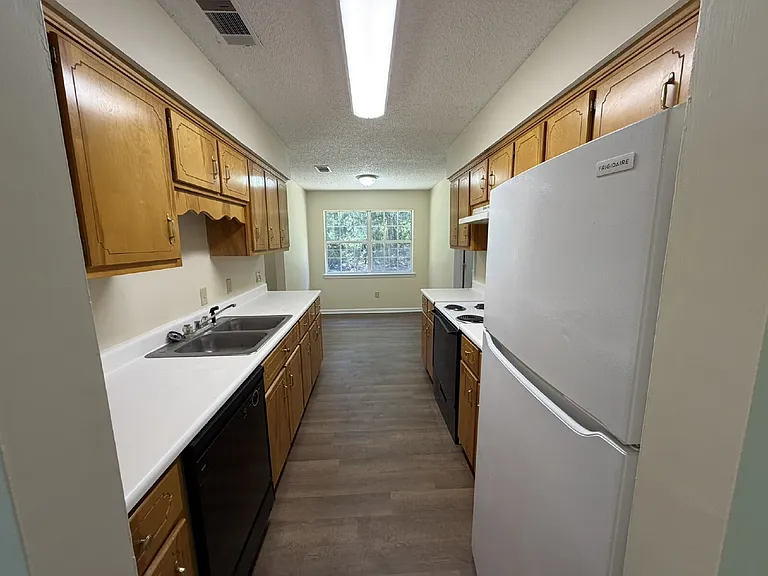 150 NE Jamey Ln — Photo 5
