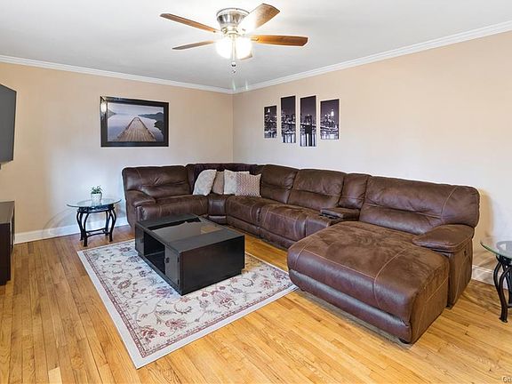 4th image of 66 Underhill Ave APT 1B