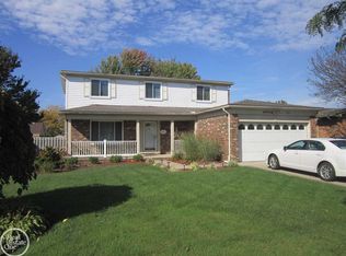 45603 Plum Grove Dr, Macomb, MI 48044