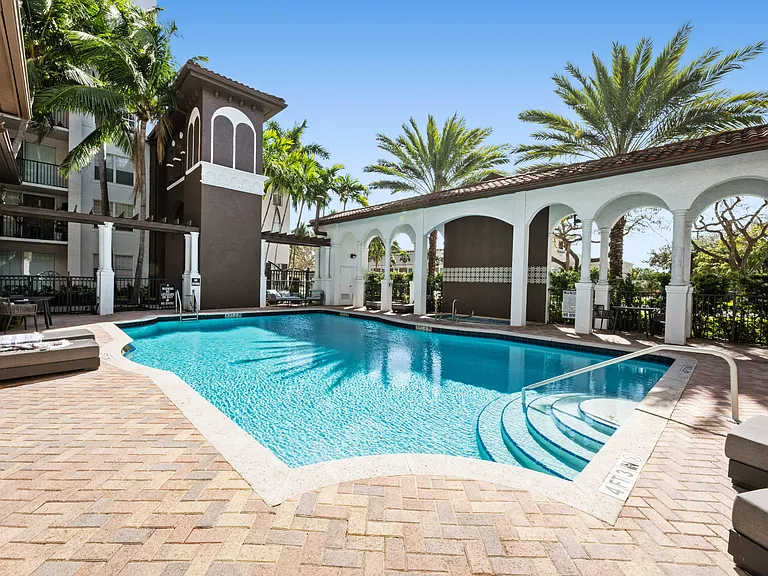 10X Mizner Park — Photo 6