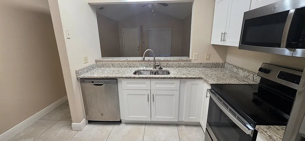 2 bed, 818 sqft, $1,500 — Photo 3