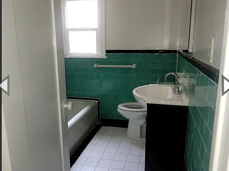 7806 Rosewood Ave — Photo 9