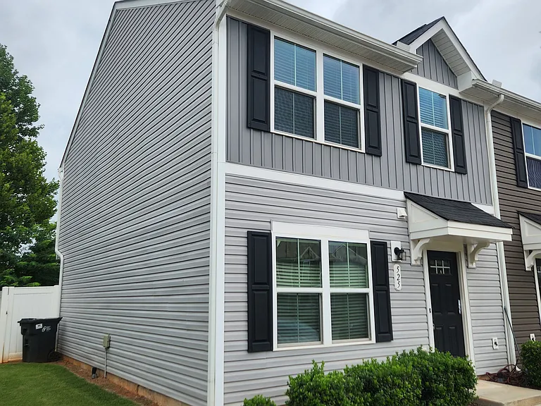 525 Hampton Townes Dr — Photo 3