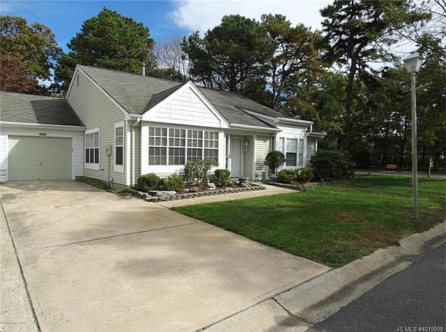 1st image of 1004B Buckingham Dr