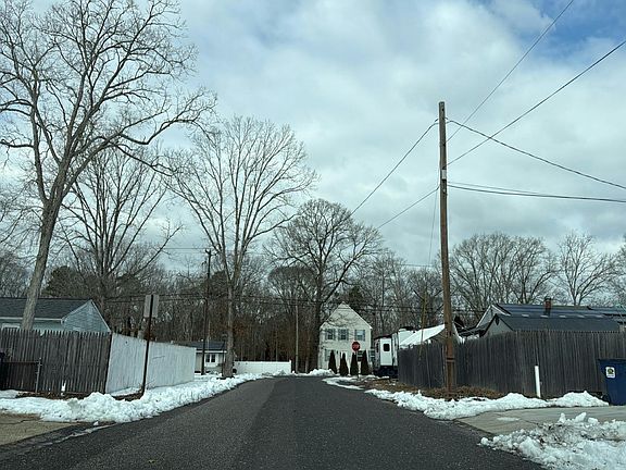 4th image of 339 Blenheim Ave