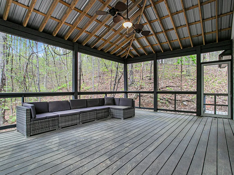 Screened in porch