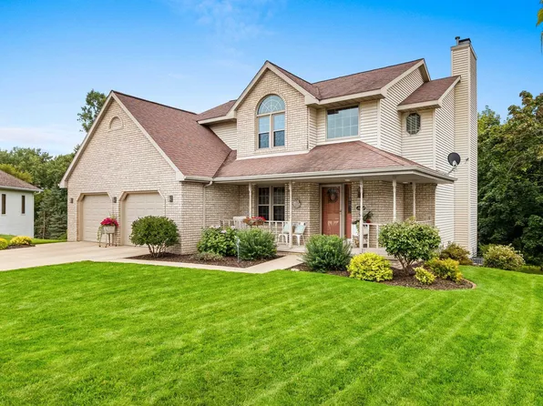 1608 Meadow Wood Ct, Green Bay, WI 54313