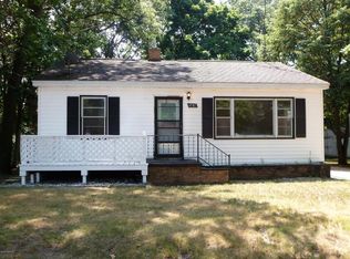 1087 James Ave, Muskegon, MI 49442