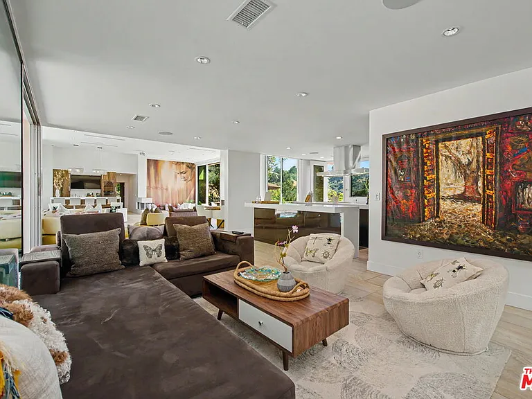 2766 Ellison Dr — Photo 17