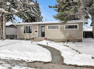 4115 SW Bowlen St NW, Calgary, AB T2L1P8