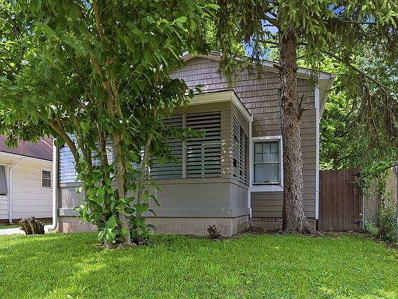 2nd image of 4224 Evanston Ave