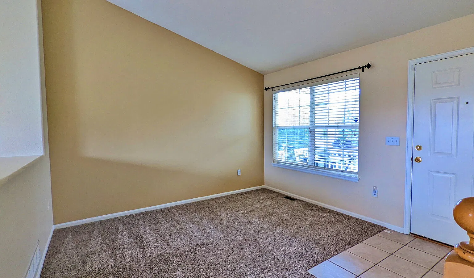 3 bed, 2.5 bath, 1424 sqft, $2,650 — Photo 3