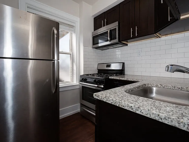 6748 N. Ashland Ave — Photo 9