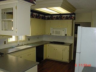 5th image of 135 S 121st St